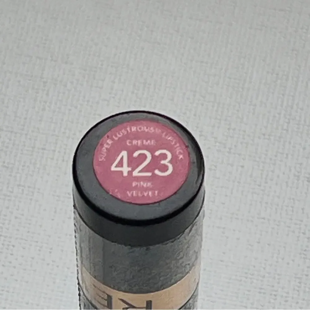 Revlon Super Lustrous Pink Velvet Lipstick 423